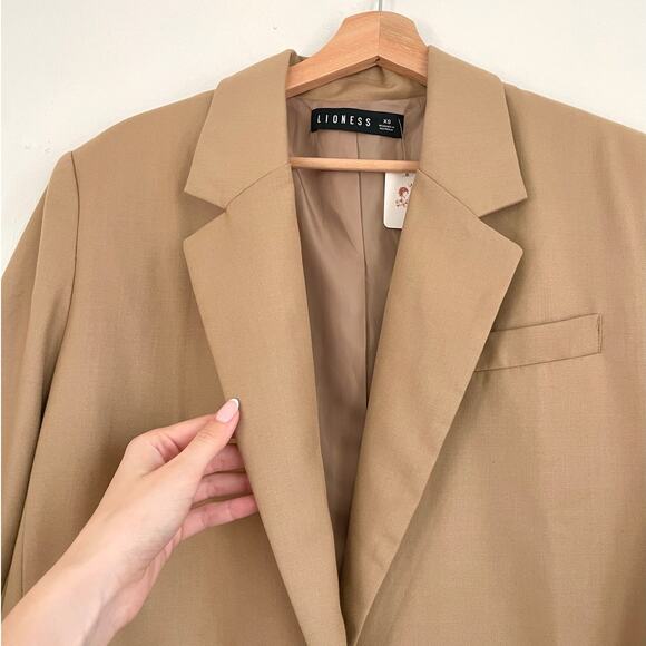 Lioness – Welcome To The Jungle Oversized Blazer in Camel - Picture 4 of 10